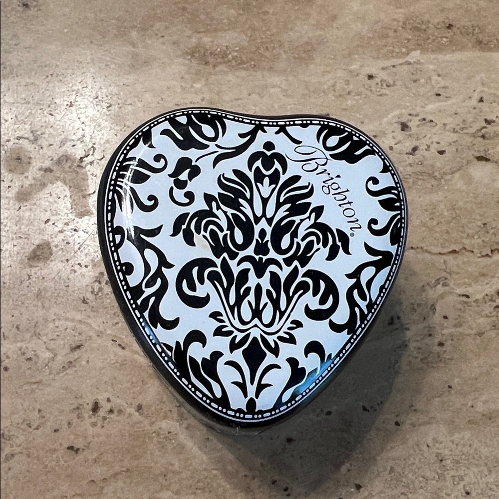 Brighton Ring Tin Box